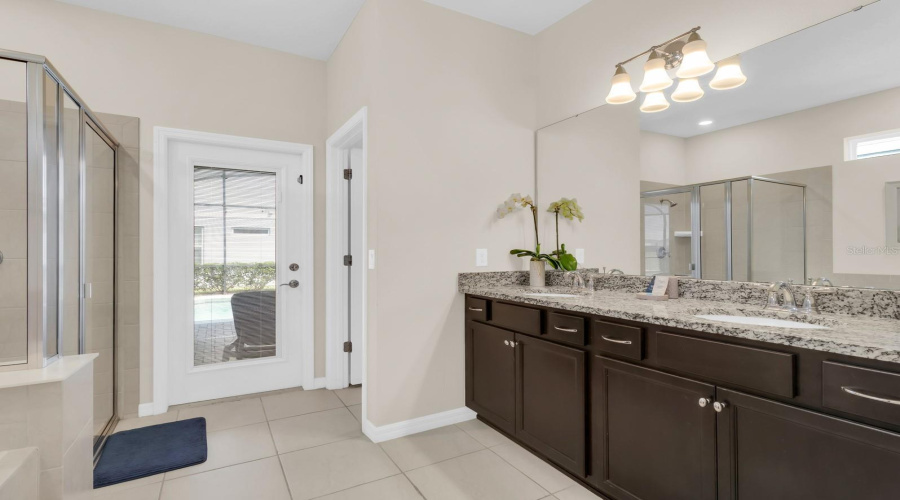Davenport, Florida 33897, 9 Bedroom Bedrooms, ,6 Bathroombathrooms,Residential,For Sale,Mahalo,0,Mfrs5158448