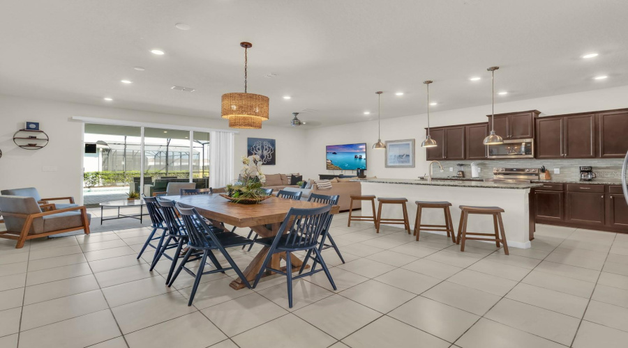 Davenport, Florida 33897, 9 Bedroom Bedrooms, ,6 Bathroombathrooms,Residential,For Sale,Mahalo,0,Mfrs5158448