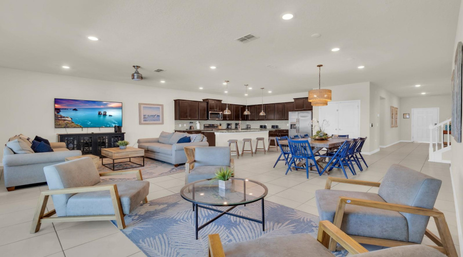 Davenport, Florida 33897, 9 Bedroom Bedrooms, ,6 Bathroombathrooms,Residential,For Sale,Mahalo,0,Mfrs5158448