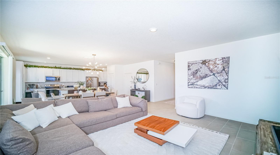 Davenport, Florida 33896, 5 Bedroom Bedrooms, ,3 Bathroombathrooms,Residential,For Sale,Overpool,0,Mfrs5153519
