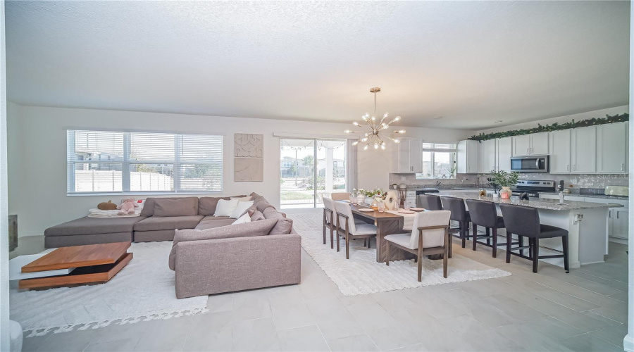 Davenport, Florida 33896, 5 Bedroom Bedrooms, ,3 Bathroombathrooms,Residential,For Sale,Overpool,0,Mfrs5153519