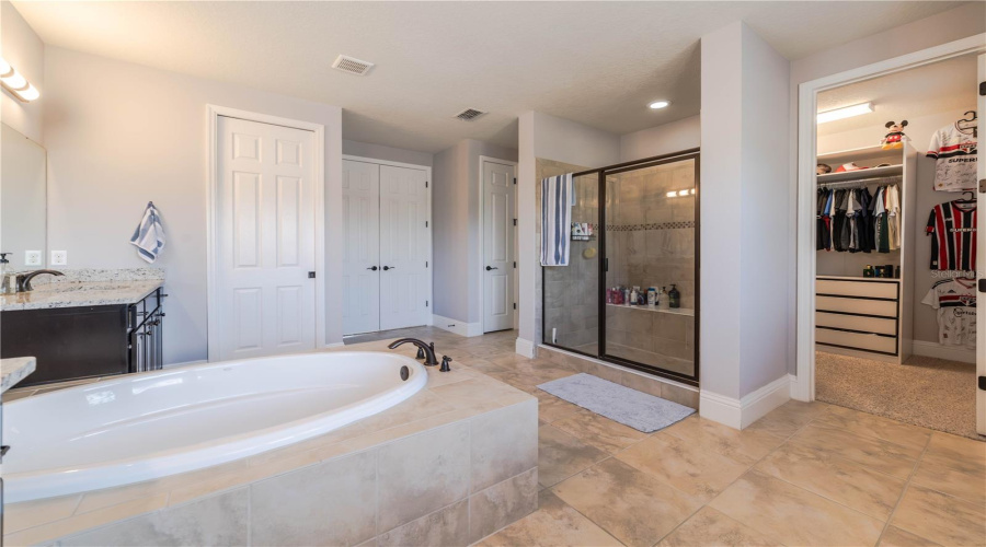 Orlando, Florida 32836, 4 Bedroom Bedrooms, ,3 Bathroombathrooms,Residential,For Sale,Prince Harry,0,Mfro6445520