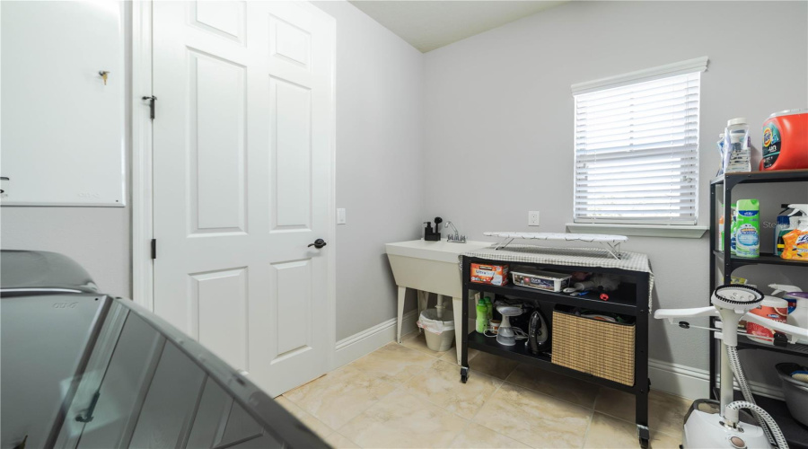Orlando, Florida 32836, 4 Bedroom Bedrooms, ,3 Bathroombathrooms,Residential,For Sale,Prince Harry,0,Mfro6445520