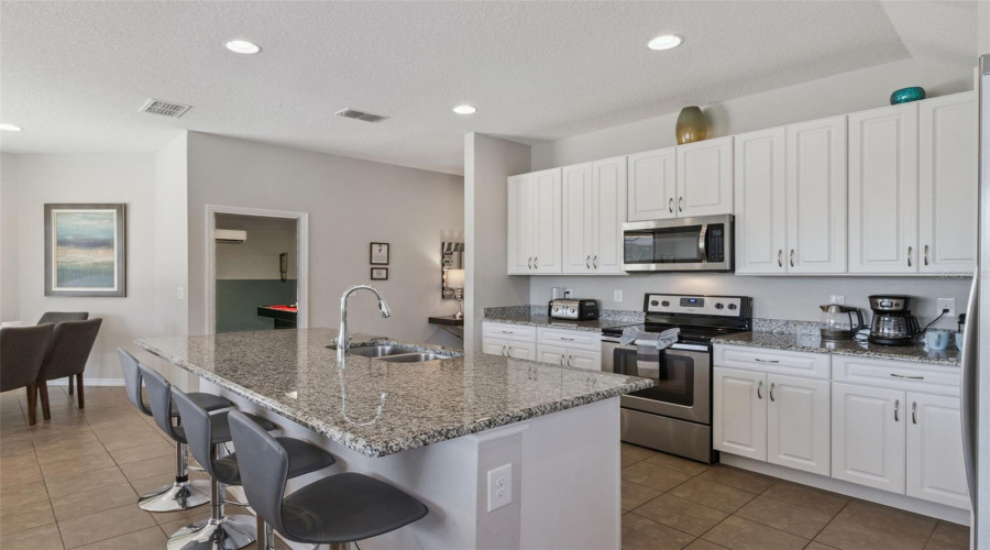 Davenport, Florida 33837, 5 Bedroom Bedrooms, ,4 Bathroombathrooms,Residential,For Sale,Rosemont,0,Mfrs5158491