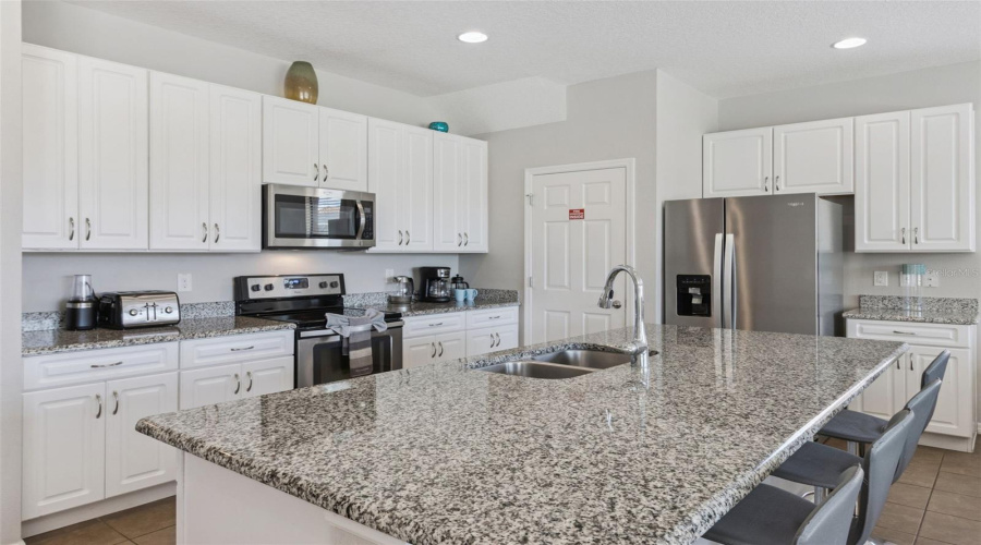 Davenport, Florida 33837, 5 Bedroom Bedrooms, ,4 Bathroombathrooms,Residential,For Sale,Rosemont,0,Mfrs5158491