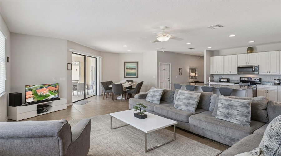 Davenport, Florida 33837, 5 Bedroom Bedrooms, ,4 Bathroombathrooms,Residential,For Sale,Rosemont,0,Mfrs5158491