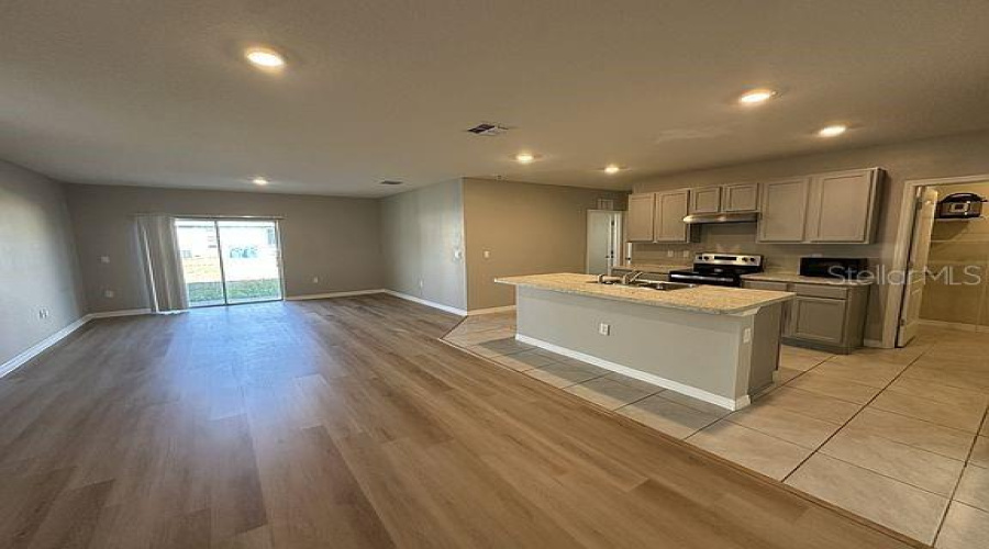 Davenport, Florida 33837, 5 Bedroom Bedrooms, ,3 Bathroombathrooms,Residential,For Sale,Berry,0,Mfro6445862