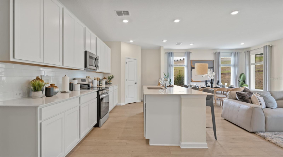 Davenport, Florida 33837, 5 Bedroom Bedrooms, ,4 Bathroombathrooms,Residential,For Sale,Glenfield,0,Mfro6445902