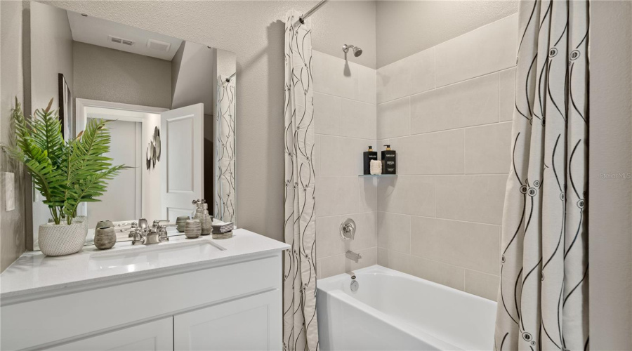 Davenport, Florida 33837, 5 Bedroom Bedrooms, ,4 Bathroombathrooms,Residential,For Sale,Glenfield,0,Mfro6445902