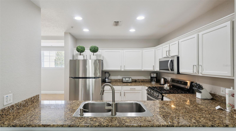Kissimmee, Florida 34747, 3 Bedroom Bedrooms, ,3 Bathroombathrooms,Residential,For Sale,Seven Eagles,0,Mfro6444569