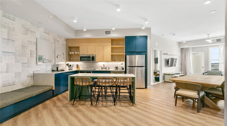 Kissimmee, Florida 34747, 2 Bedroom Bedrooms, ,2 Bathroombathrooms,Residential,For Sale,Sunset Walk,0,Mfro6443908