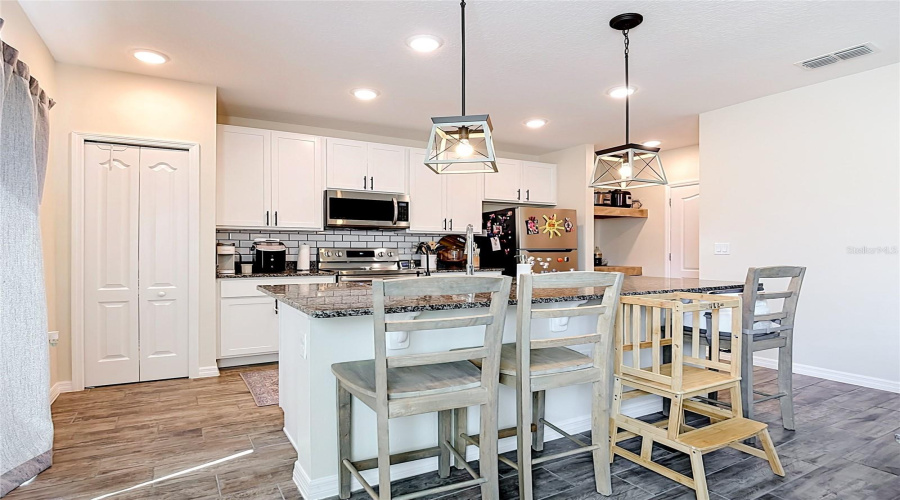 Davenport, Florida 33837, 4 Bedroom Bedrooms, ,2 Bathroombathrooms,Residential,For Sale,Fillmore,0,Mfrg5117518