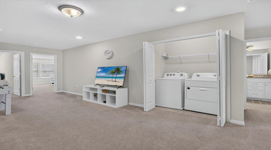 Davenport, Florida 33897, 5 Bedroom Bedrooms, ,4 Bathroombathrooms,Residential,For Sale,Lana Avenue,0,Mfro6444147