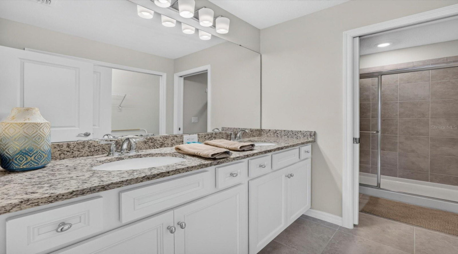 Davenport, Florida 33897, 5 Bedroom Bedrooms, ,4 Bathroombathrooms,Residential,For Sale,Lana Avenue,0,Mfro6444147