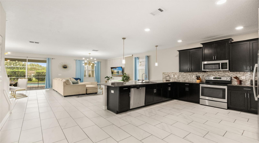 Davenport, Florida 33896, 8 Bedroom Bedrooms, ,5 Bathroombathrooms,Residential,For Sale,Hazard,0,Mfro6446346