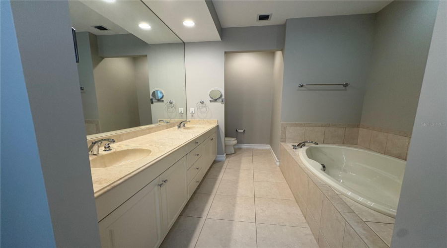 Celebration, Florida 34747, 2 Bedroom Bedrooms, ,2 Bathroombathrooms,Residential,For Sale,Celebration,0,Mfro6446218