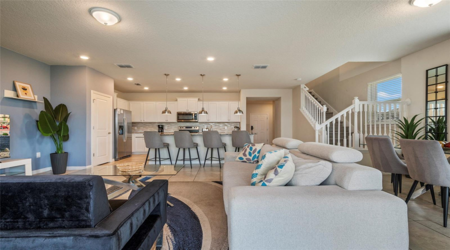 Davenport, Florida 33897, 5 Bedroom Bedrooms, ,4 Bathroombathrooms,Residential,For Sale,Pacific,0,Mfro6437816