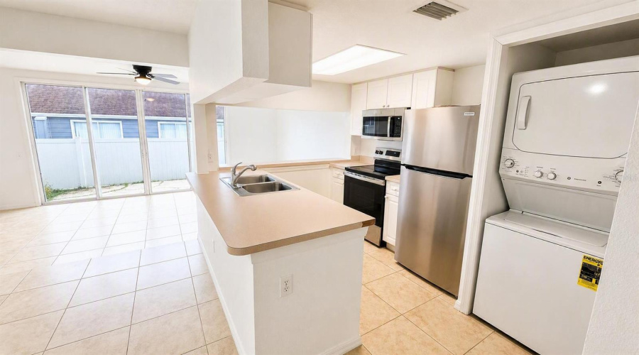 Davenport, Florida 33897, 4 Bedroom Bedrooms, ,3 Bathroombathrooms,Residential,For Sale,Mango,0,Mfrg5108797