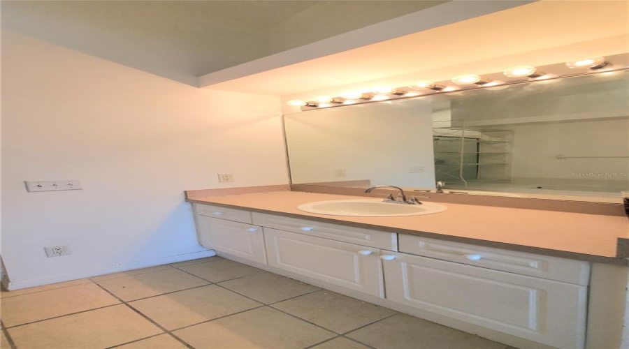 Davenport, Florida 33897, 4 Bedroom Bedrooms, ,3 Bathroombathrooms,Residential,For Sale,Mango,0,Mfrg5108797