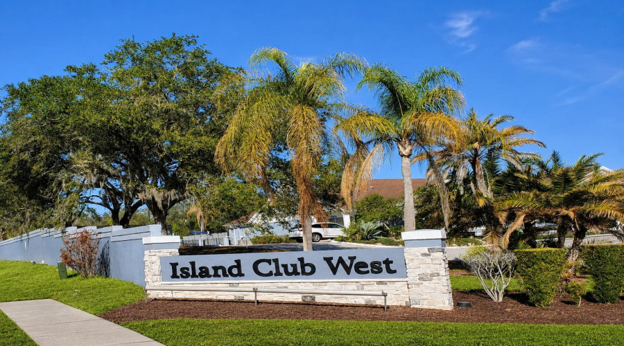 Davenport, Florida 33897, 4 Bedroom Bedrooms, ,3 Bathroombathrooms,Residential,For Sale,Mango,0,Mfrg5108797