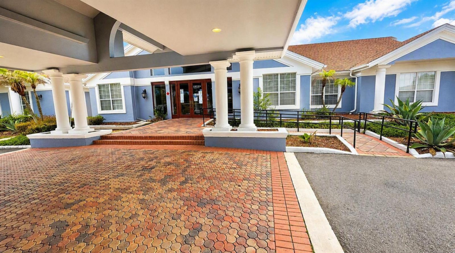 Davenport, Florida 33897, 4 Bedroom Bedrooms, ,3 Bathroombathrooms,Residential,For Sale,Mango,0,Mfrg5108797
