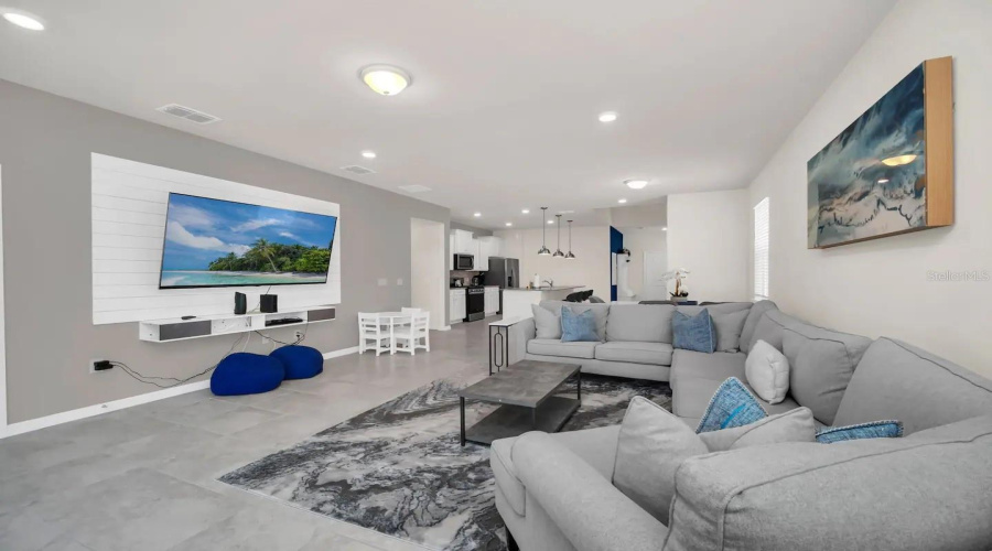 Davenport, Florida 33837, 7 Bedroom Bedrooms, ,5 Bathroombathrooms,Residential,For Sale,Oakmoss,0,Mfro6446304