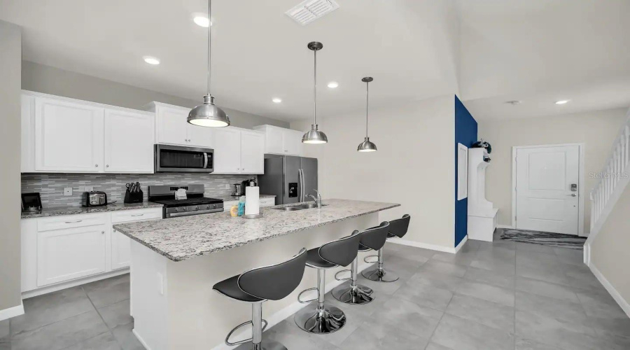 Davenport, Florida 33837, 7 Bedroom Bedrooms, ,5 Bathroombathrooms,Residential,For Sale,Oakmoss,0,Mfro6446304