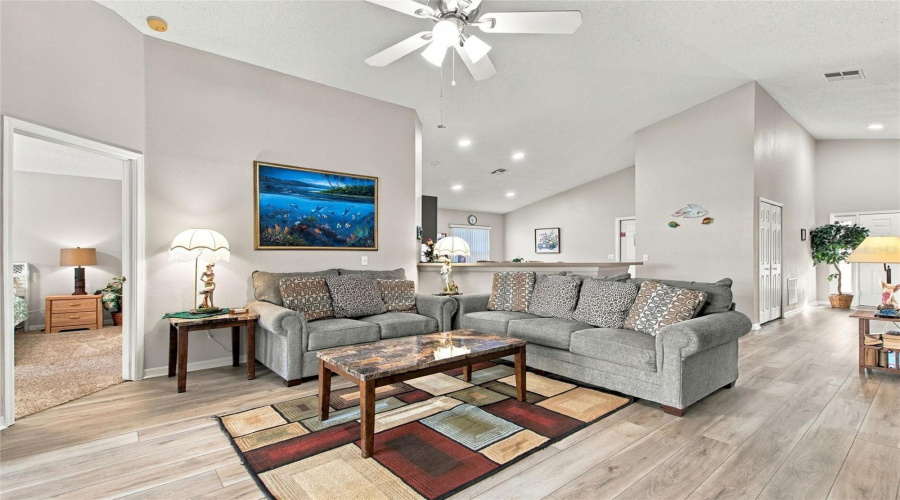Davenport, Florida 33897, 4 Bedroom Bedrooms, ,3 Bathroombathrooms,Residential,For Sale,Pinedale,0,Mfro6444528