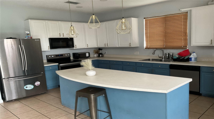 Davenport, Florida 33896, 5 Bedroom Bedrooms, ,4 Bathroombathrooms,Residential,For Sale,Pine Ridge,0,Mfro6441276