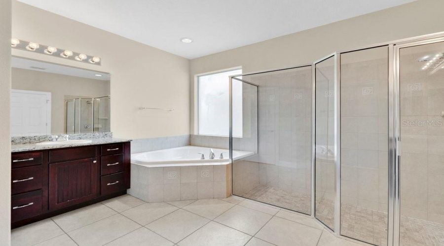 Davenport, Florida 33837, 4 Bedroom Bedrooms, ,3 Bathroombathrooms,Residential,For Sale,Crestwick,0,Mfro6446029