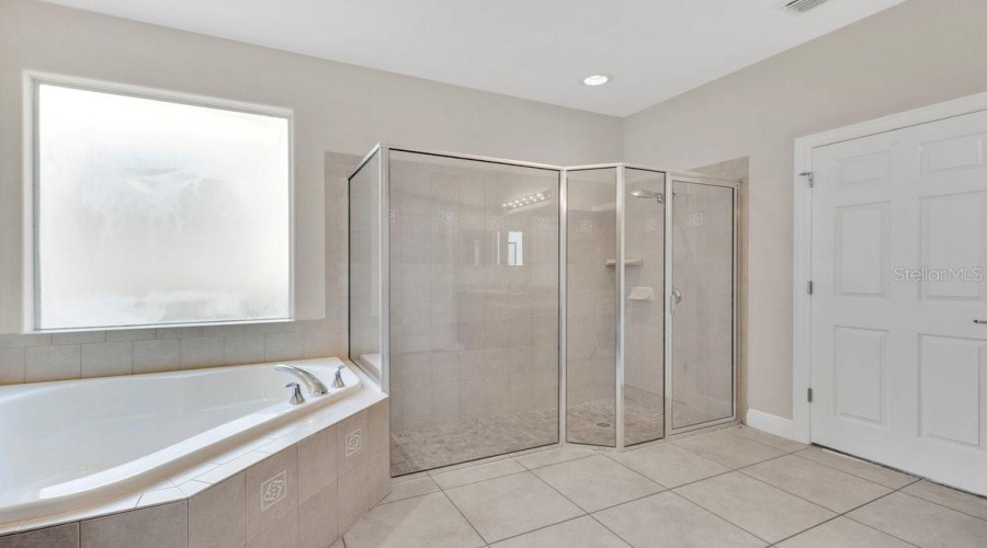 Davenport, Florida 33837, 4 Bedroom Bedrooms, ,3 Bathroombathrooms,Residential,For Sale,Crestwick,0,Mfro6446029