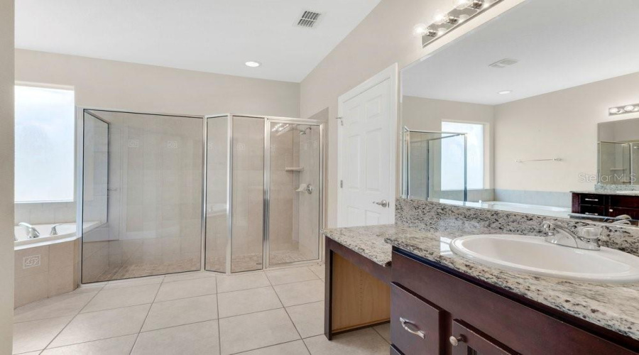 Davenport, Florida 33837, 4 Bedroom Bedrooms, ,3 Bathroombathrooms,Residential,For Sale,Crestwick,0,Mfro6446029