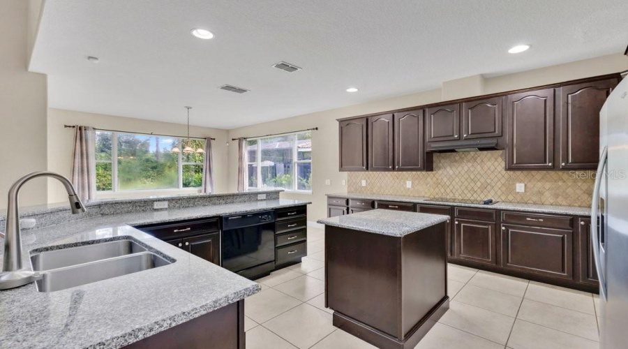 Davenport, Florida 33837, 4 Bedroom Bedrooms, ,3 Bathroombathrooms,Residential,For Sale,Crestwick,0,Mfro6446029