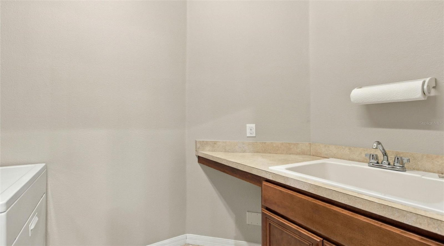 Laundry W/Sink