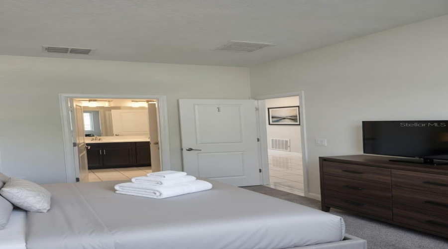 Davenport, Florida 33896, 8 Bedroom Bedrooms, ,5 Bathroombathrooms,Residential,For Sale,Plunker Drive,0,Mfro6445920