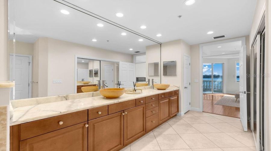 Orlando, Florida 32836, 3 Bedroom Bedrooms, ,2 Bathroombathrooms,Residential,For Sale,The Esplanade,0,Mfrs5157614