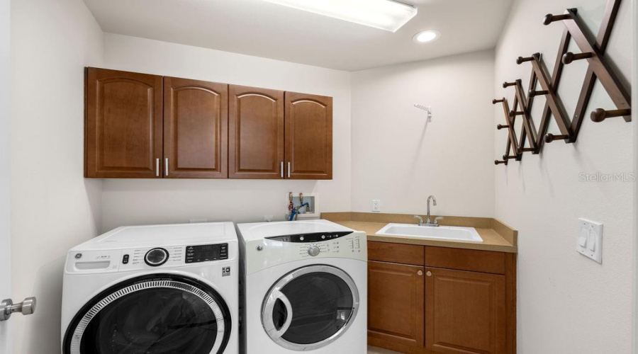 Orlando, Florida 32836, 3 Bedroom Bedrooms, ,2 Bathroombathrooms,Residential,For Sale,The Esplanade,0,Mfrs5157614