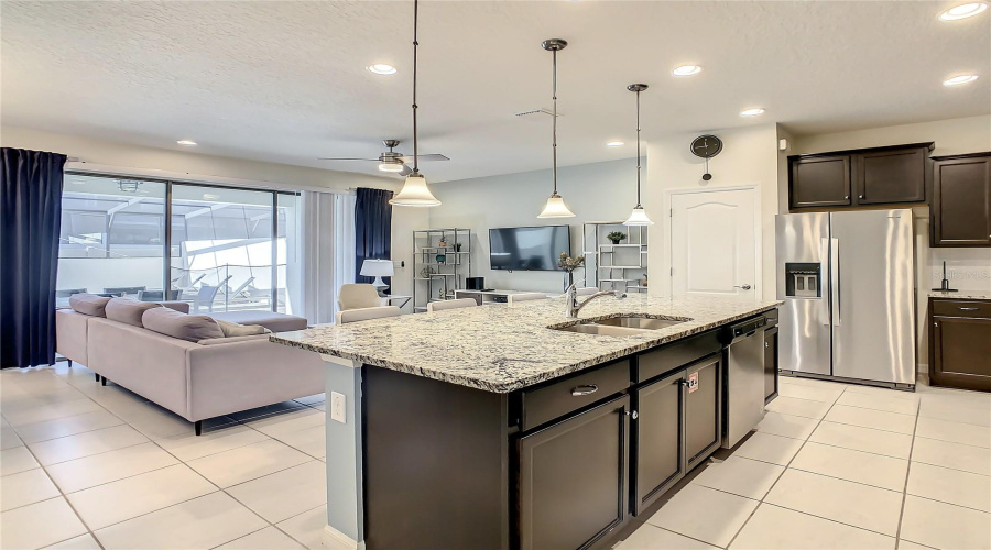 Kissimmee, Florida 34747, 5 Bedroom Bedrooms, ,4 Bathroombathrooms,Residential,For Sale,Tanger,0,Mfro6442227