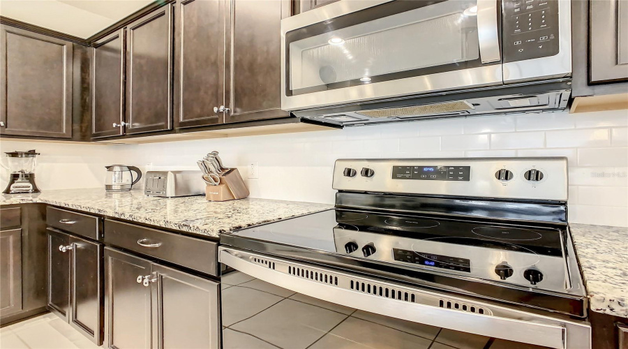 Kissimmee, Florida 34747, 5 Bedroom Bedrooms, ,4 Bathroombathrooms,Residential,For Sale,Tanger,0,Mfro6442227