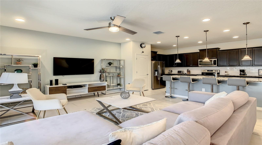 Kissimmee, Florida 34747, 5 Bedroom Bedrooms, ,4 Bathroombathrooms,Residential,For Sale,Tanger,0,Mfro6442227