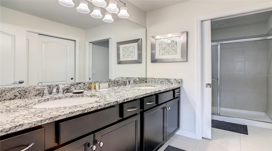 Kissimmee, Florida 34747, 5 Bedroom Bedrooms, ,4 Bathroombathrooms,Residential,For Sale,Tanger,0,Mfro6442227