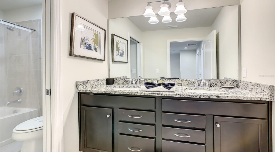 Kissimmee, Florida 34747, 5 Bedroom Bedrooms, ,4 Bathroombathrooms,Residential,For Sale,Tanger,0,Mfro6442227