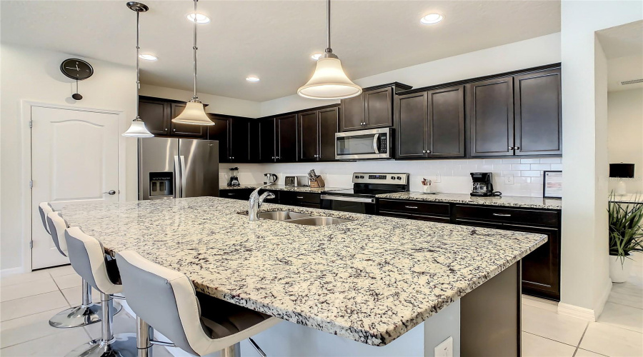 Kissimmee, Florida 34747, 5 Bedroom Bedrooms, ,4 Bathroombathrooms,Residential,For Sale,Tanger,0,Mfro6442227