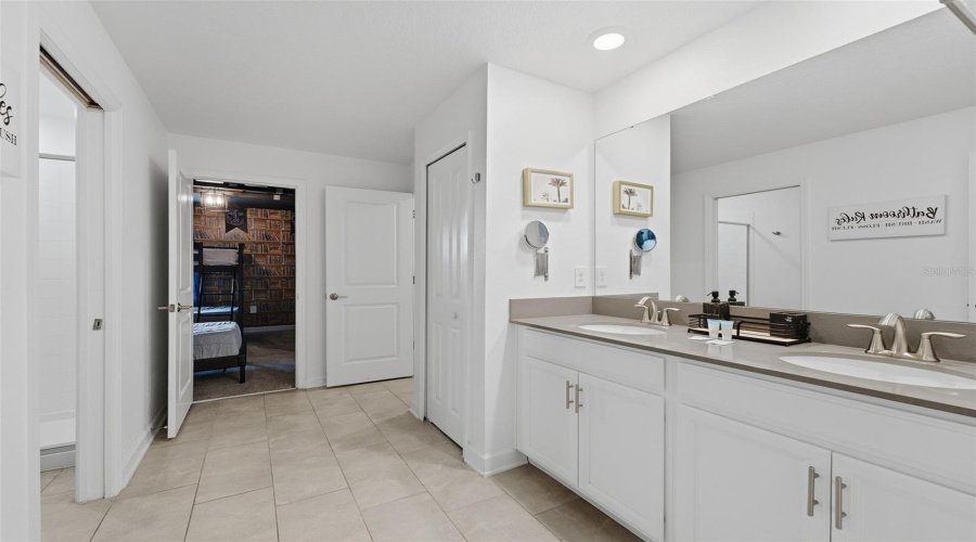 Davenport, Florida 33896, 9 Bedroom Bedrooms, ,5 Bathroombathrooms,Residential,For Sale,Sommerset Hills,0,Mfro6446357