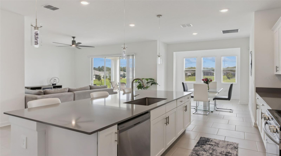 Davenport, Florida 33837, 4 Bedroom Bedrooms, ,3 Bathroombathrooms,Residential,For Sale,Eastminster,0,Mfro6445291