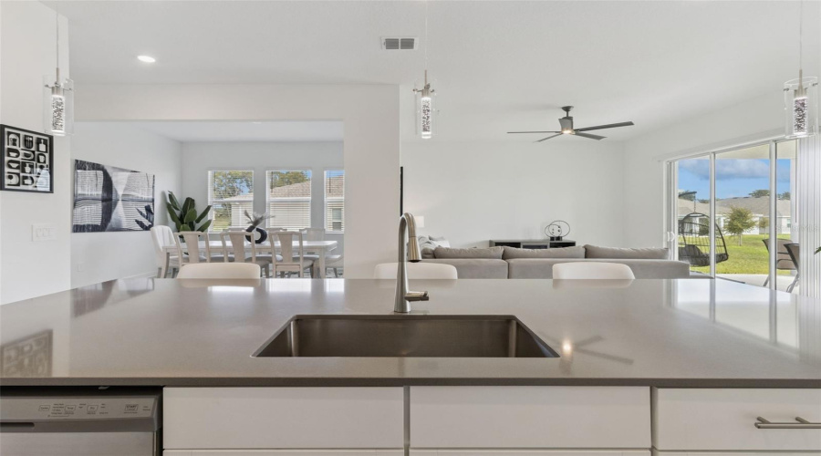 Davenport, Florida 33837, 4 Bedroom Bedrooms, ,3 Bathroombathrooms,Residential,For Sale,Eastminster,0,Mfro6445291