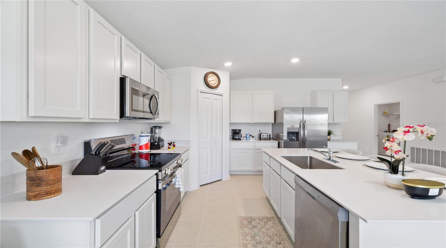 Davenport, Florida 33837, 4 Bedroom Bedrooms, ,2 Bathroombathrooms,Residential,For Sale,Rolling Ridge Bend,0,Mfro6445035