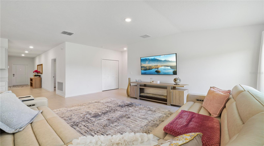 Davenport, Florida 33837, 4 Bedroom Bedrooms, ,2 Bathroombathrooms,Residential,For Sale,Rolling Ridge Bend,0,Mfro6445035