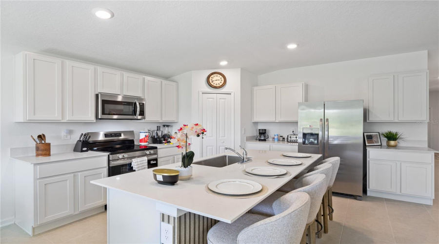 Davenport, Florida 33837, 4 Bedroom Bedrooms, ,2 Bathroombathrooms,Residential,For Sale,Rolling Ridge Bend,0,Mfro6445035
