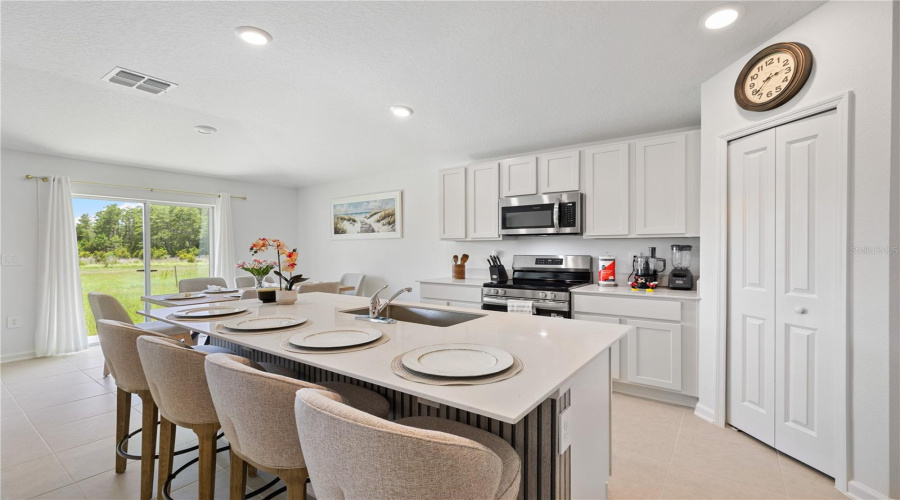 Davenport, Florida 33837, 4 Bedroom Bedrooms, ,2 Bathroombathrooms,Residential,For Sale,Rolling Ridge Bend,0,Mfro6445035